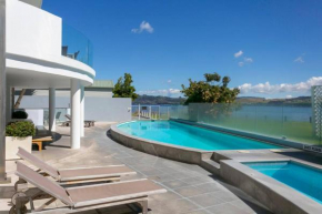 Waimahana - Luxury By The Lake